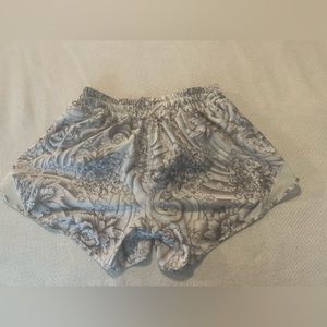 Lululemon hotty hot shorts size 4, 4 inch inseam